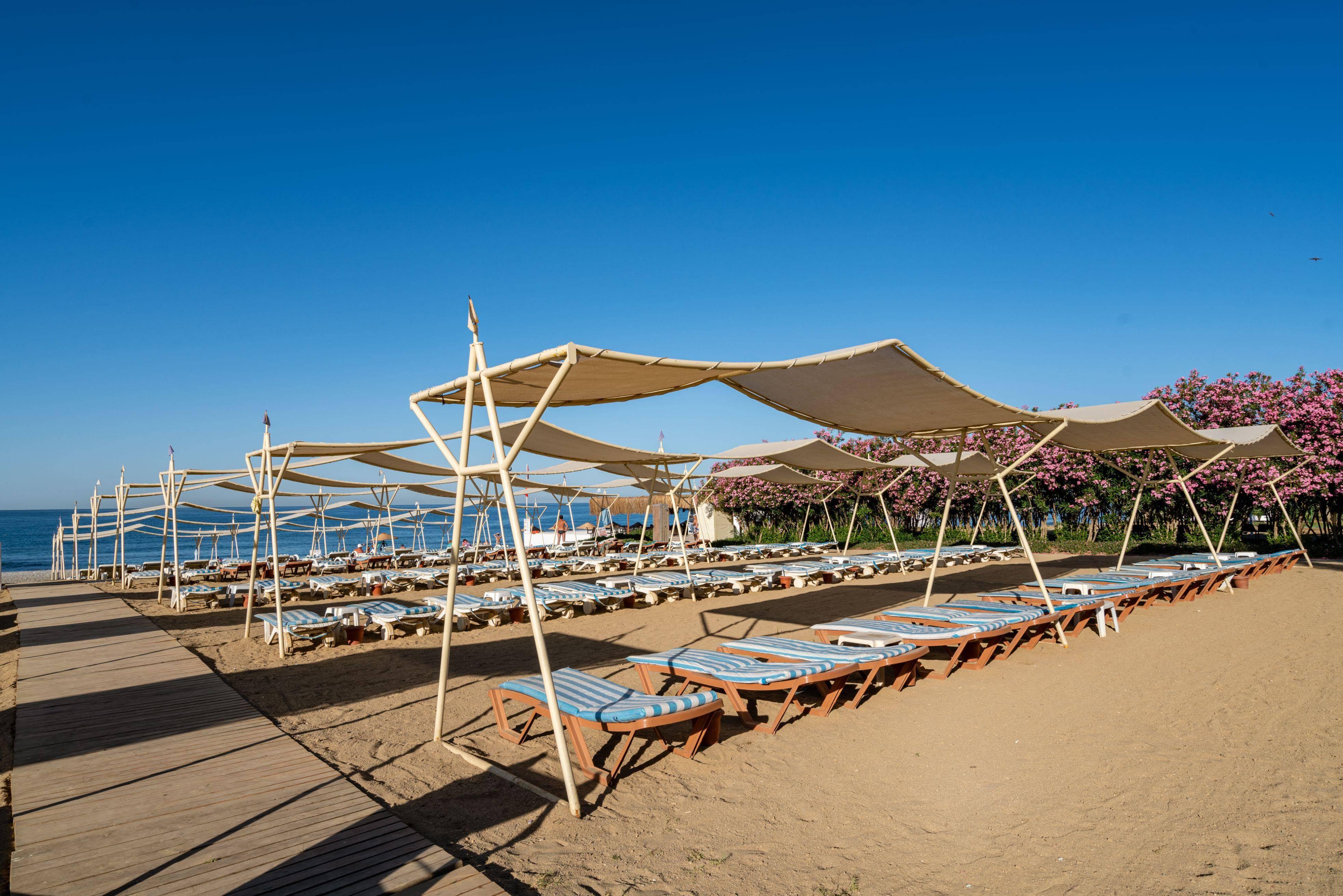 The Garden Beach Hotel Konaklı Exterior foto